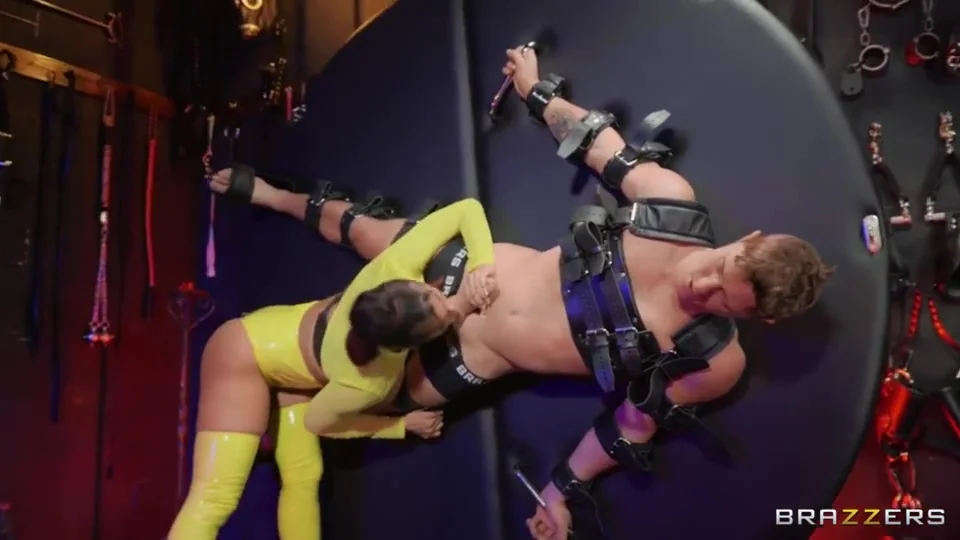 Libidinous Luna Star, Crazy Femdom Video