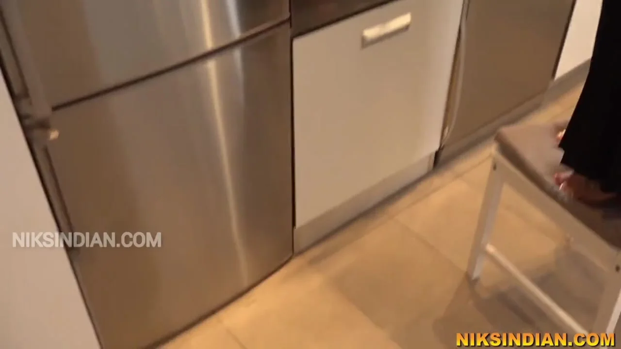 Hot Muslim Bhabhi in Hijab Ass Fucked by Her Neighbour