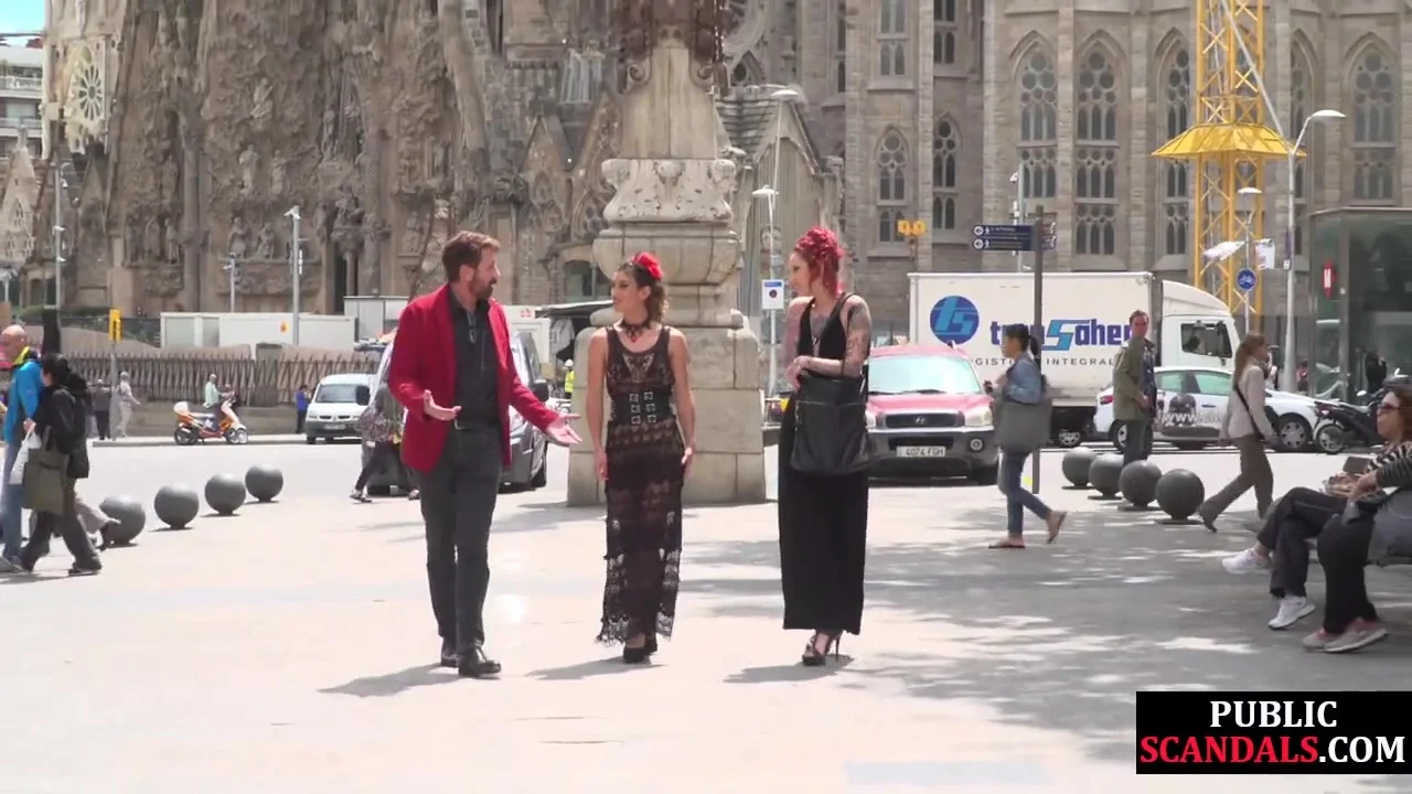 Redhead domina n lord showing their naked babe sub in public