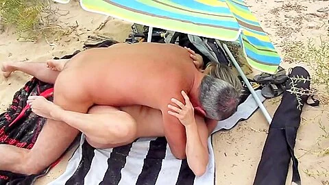 Lisasparrow fuck with a stranger at the beach in front of this husband