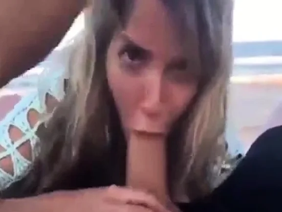 Nice tease, blowjob, fuck and facial in the beach