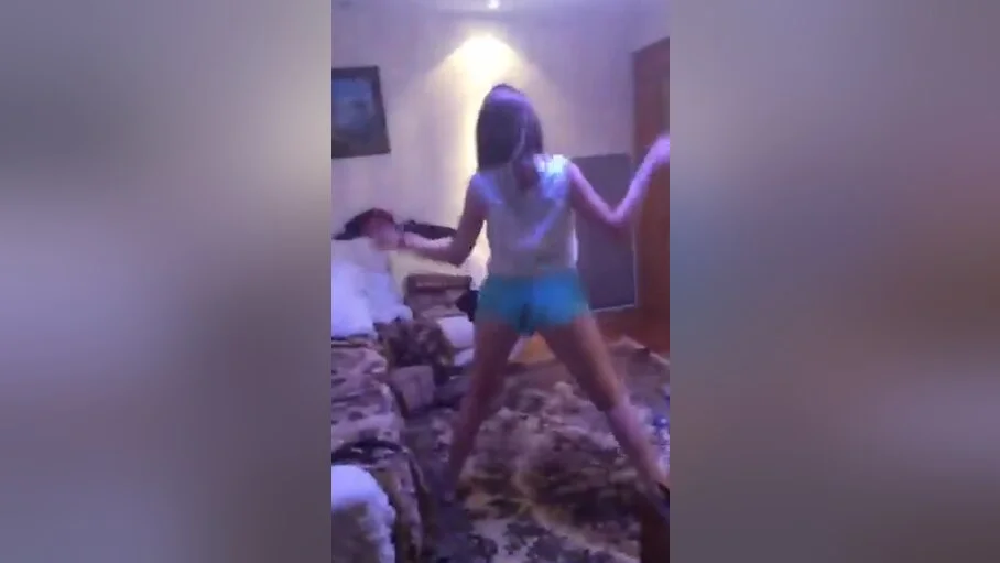 Russian Girl Twerking In Tight Shorts