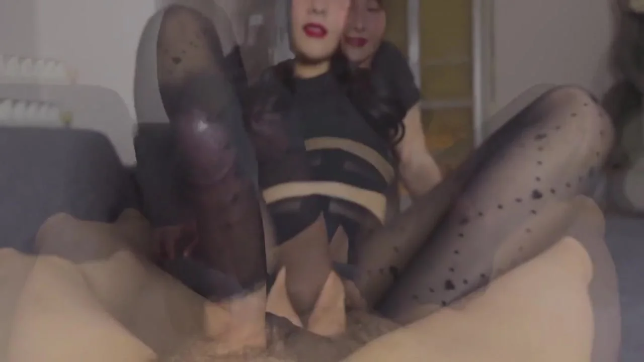 Sheilafox Does A Footjob By Inserting Cock In Her Stockings! Cum Facial