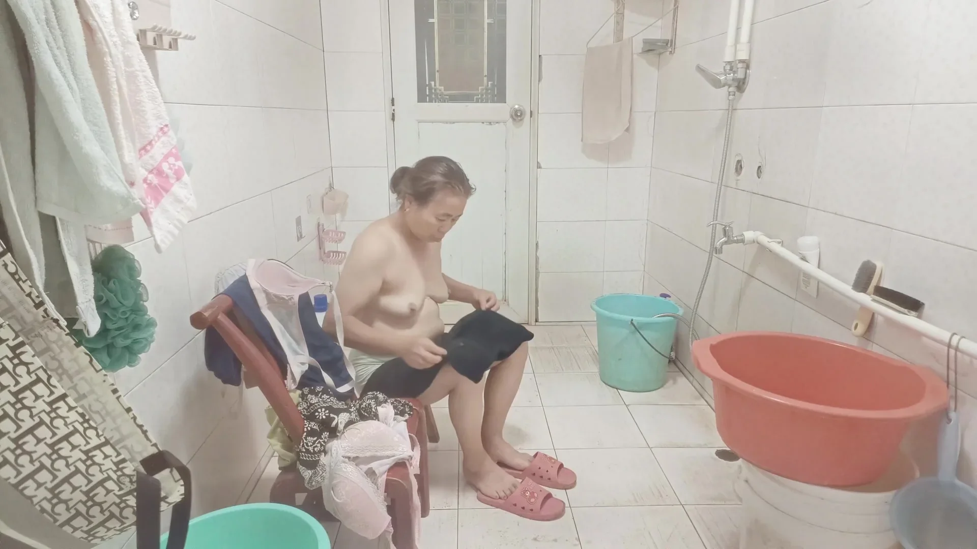 Take A Selfie Bath