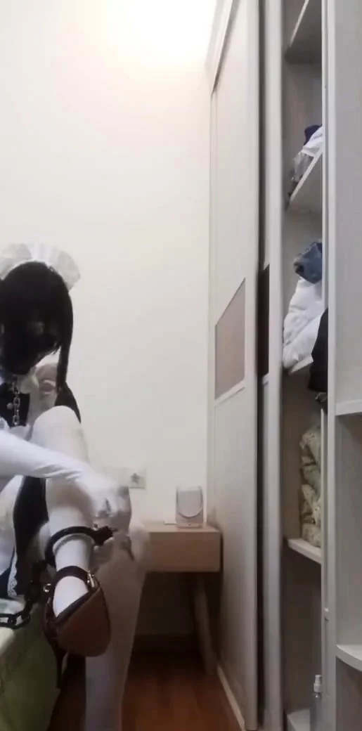 Handcuff bondage chinese