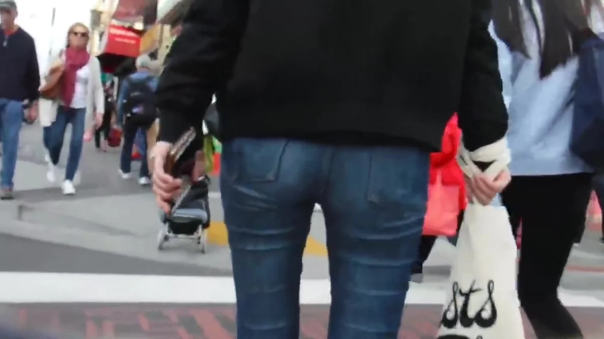 BootyCruise: Chinese-American Blue Jeans teen 18+ Perve Job