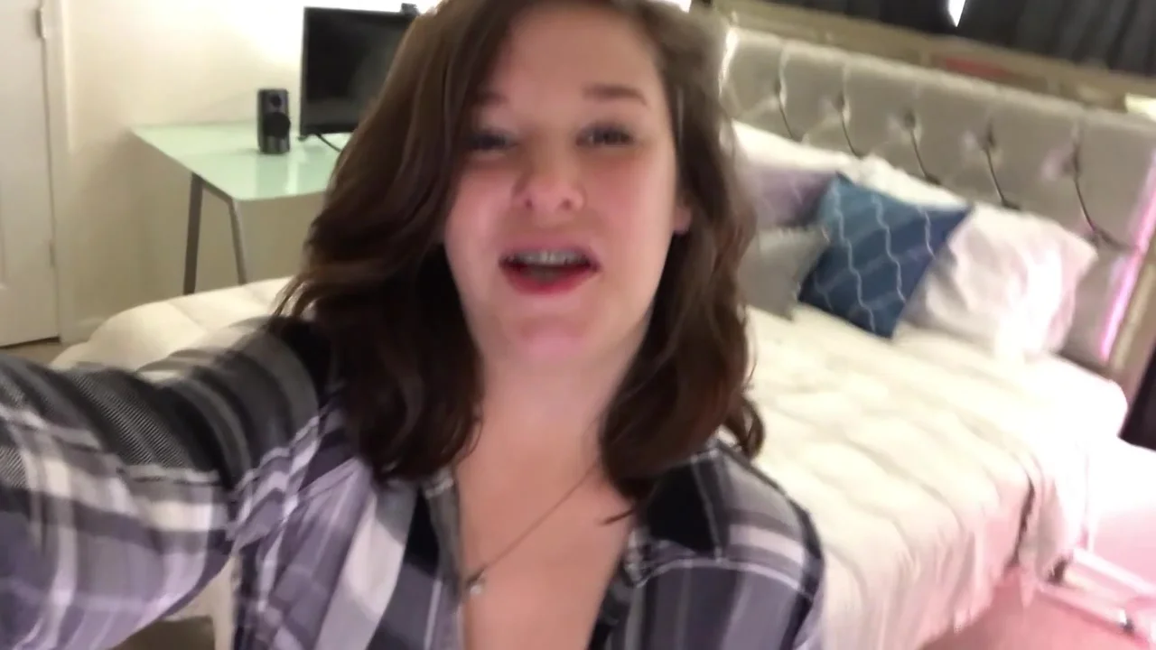 Spying on Stepsister ends with Creampie