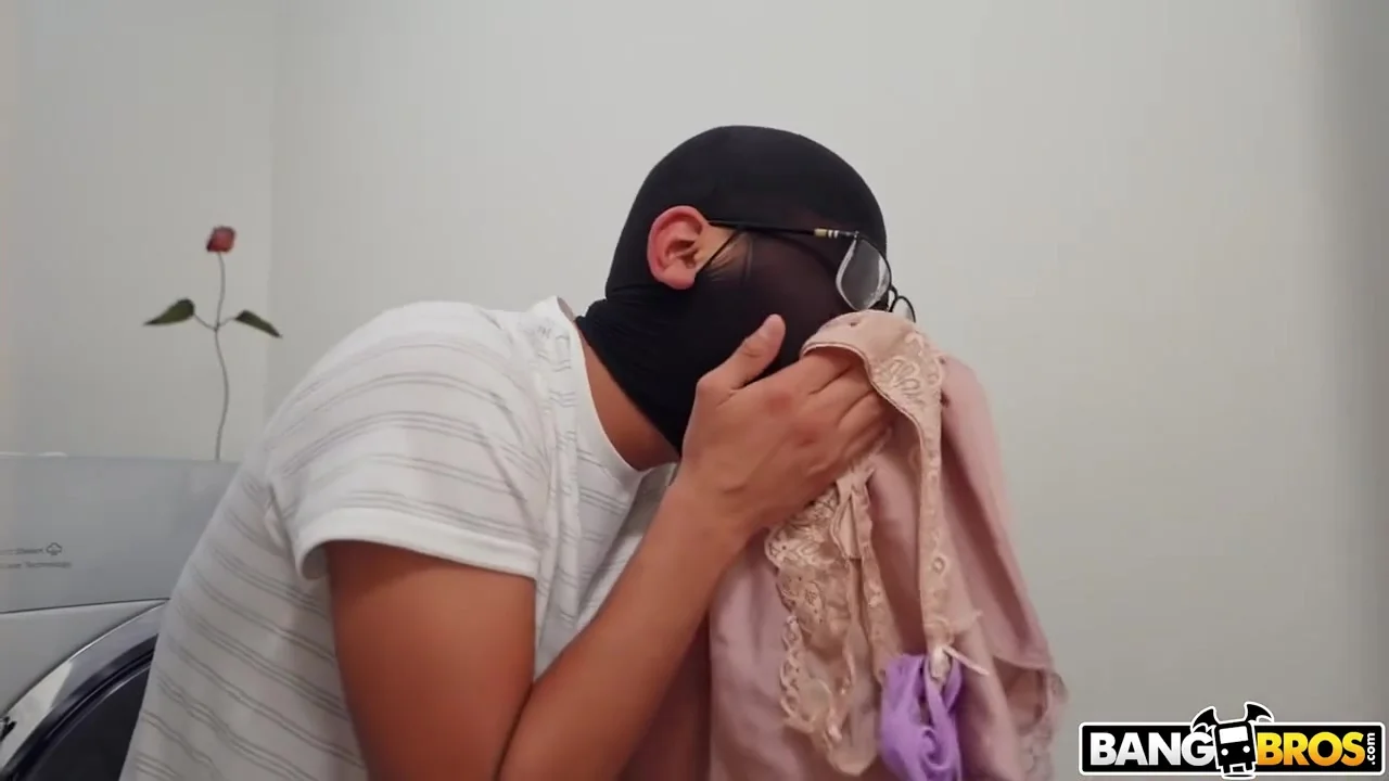 New Burglar Gets Punished (12-08-2022) Hardcore Milf Bigtits Pov Roleplay Iluvy