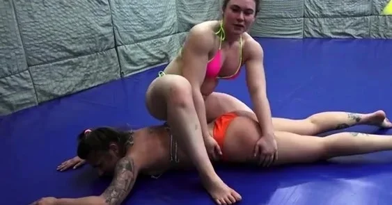 Antschas wrestling and fetish store Alexis Luna Vs Michela