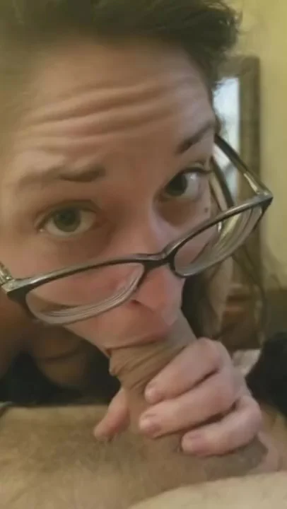 Girl Cums Hard while giving head and watching cartoons