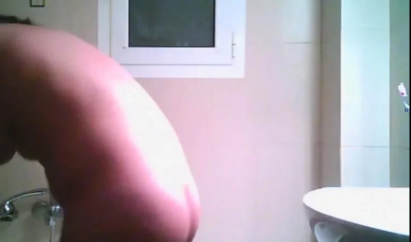 secretly getting horny from my own sister