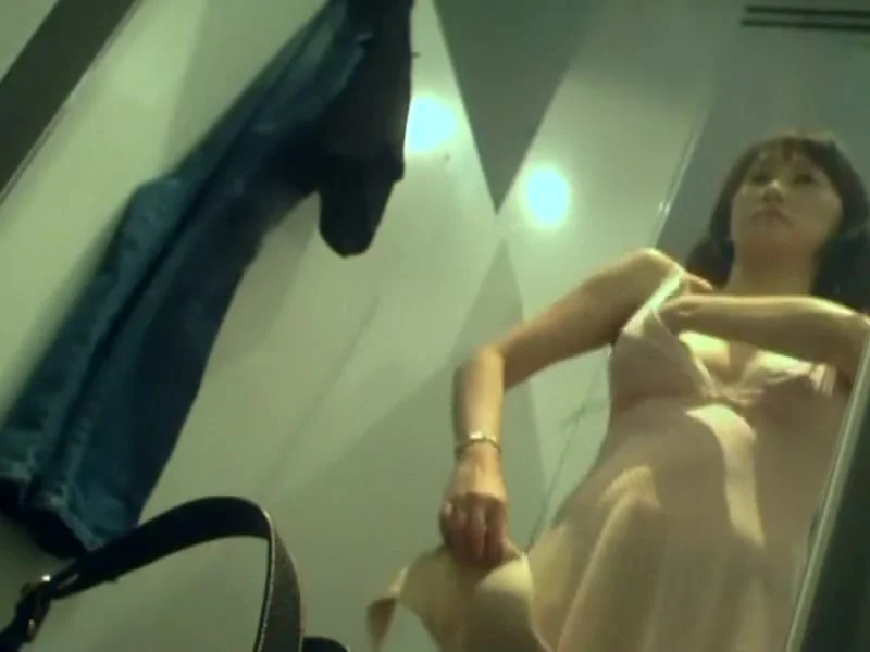 Chinese milf spied in the dressing room