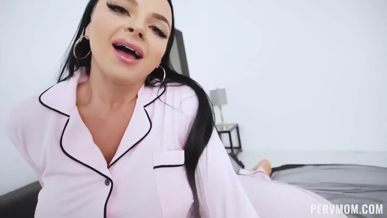 What We Can Do Inside - Perv-Step mom And Payton Preslee