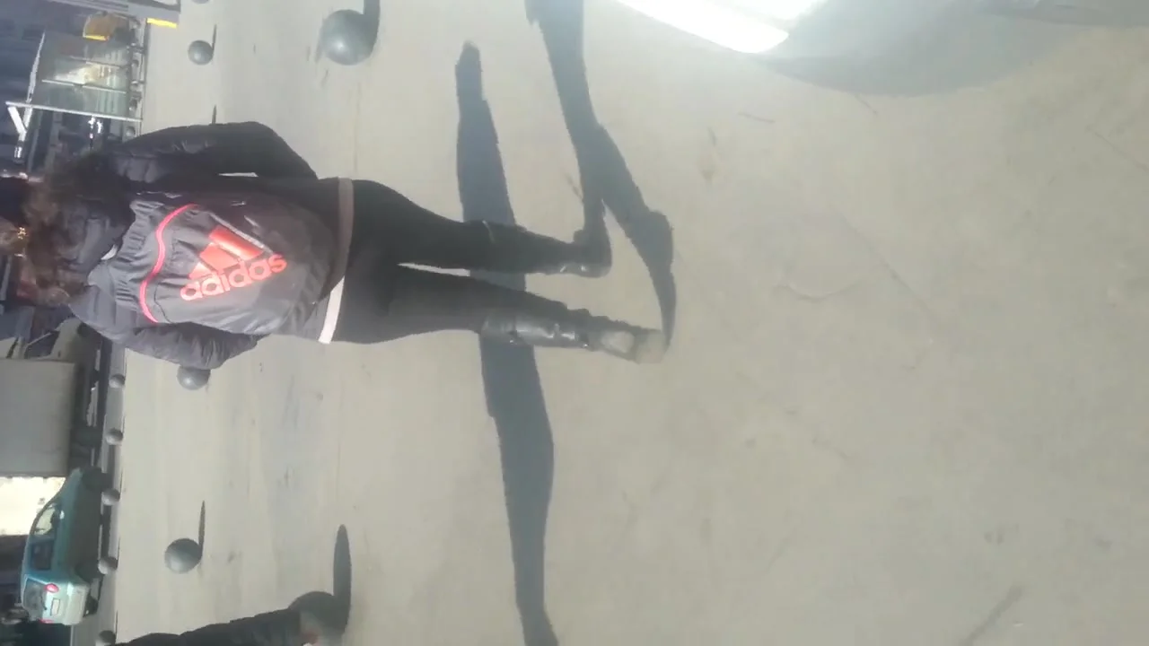 spy sexy mature ass and legs romanian