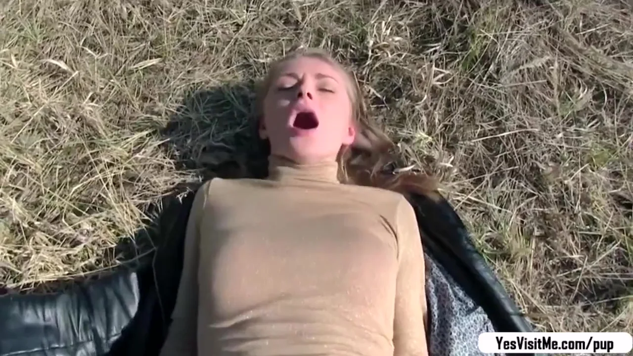 Ivana Sugar In Sexy Takes A Wad Of Cash For Outdoor Fuck