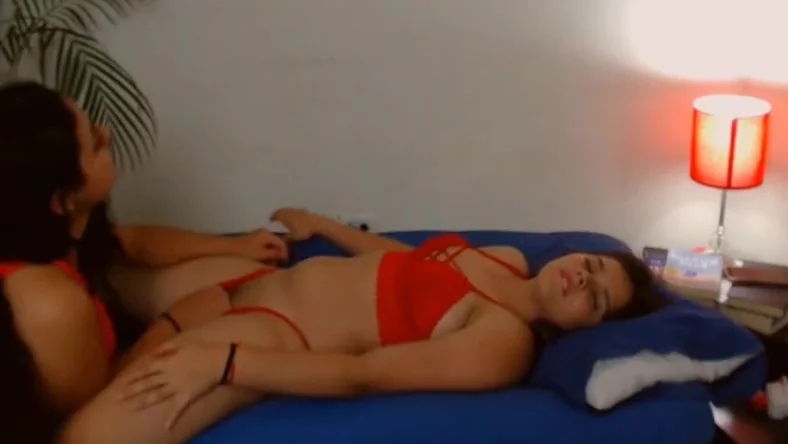 lesbian latin show