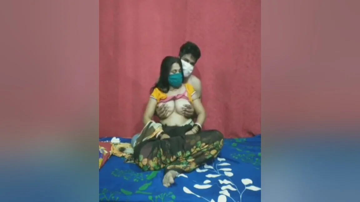 Today Exclusive- Hubby Play With Wife Boobs