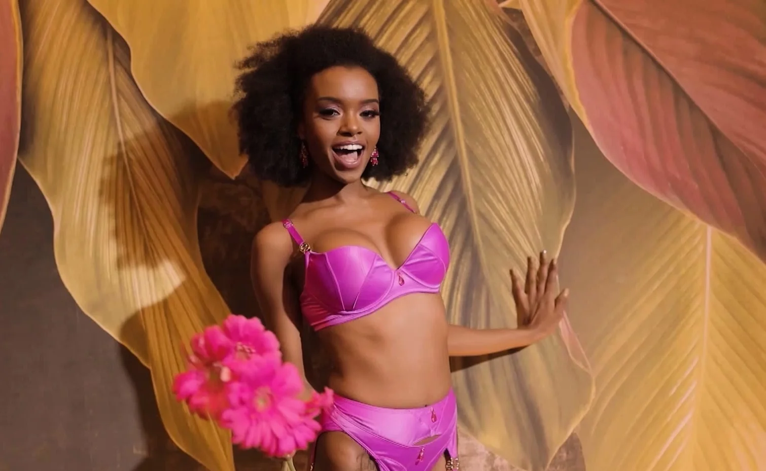 Ebony big ass teen posing in lingerie