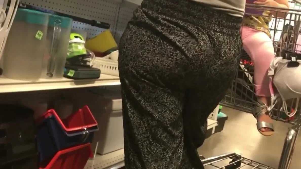 Goodwill Hunting: Jiggly Latina & teen 18+ PAWG