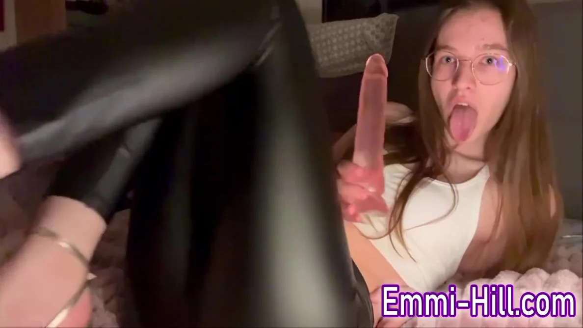 My First Blowjob!!! 18 Yo Skinny teen 18+ Sucks Huge