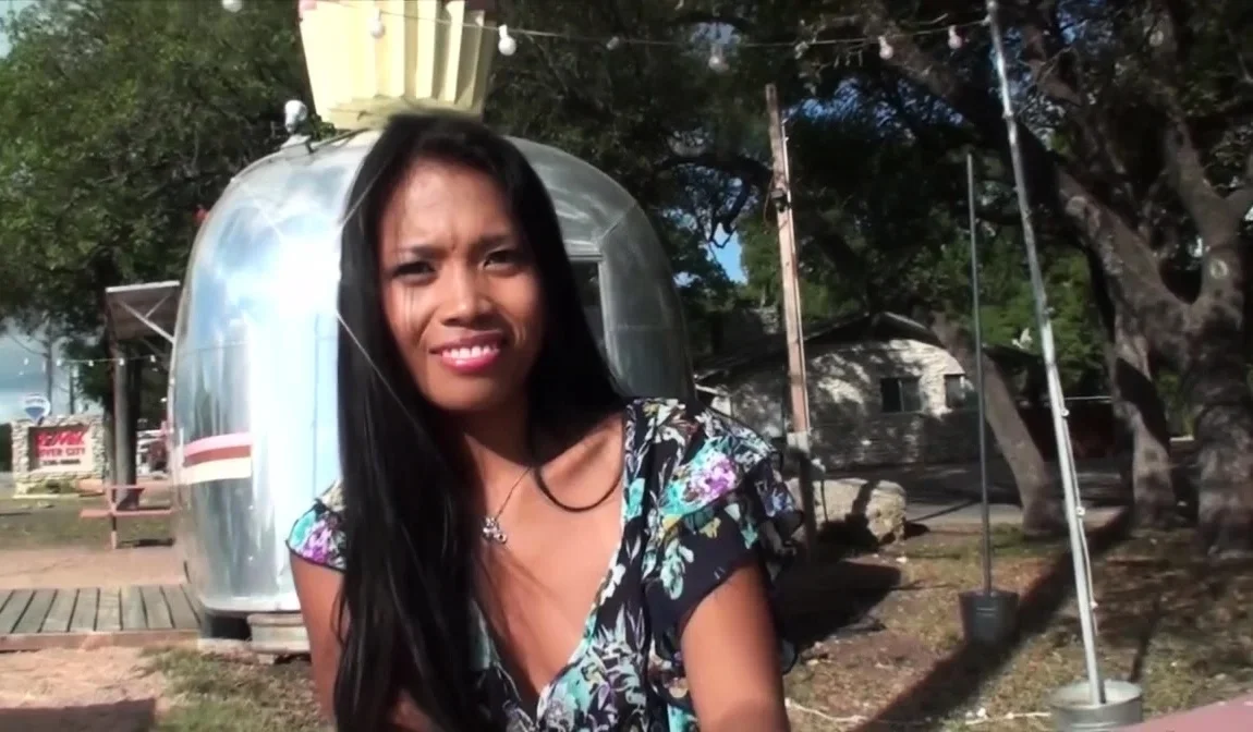 Publicflash - Mango - Horny Filipina