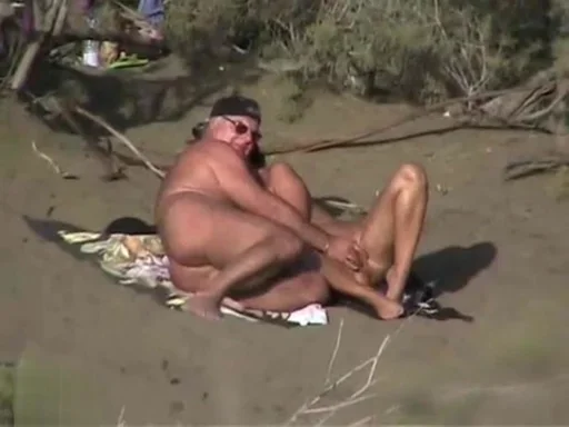 Mature amateur and his woman are enjoying in outdoor sex