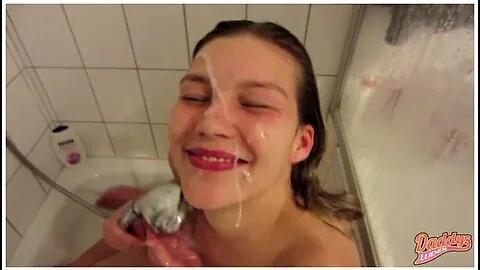 First Time Full Facial Cumshot!! - Daddys Luder