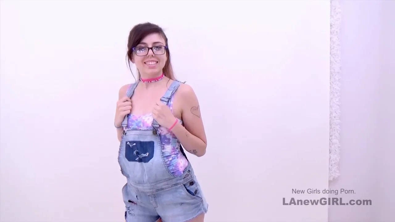 Cute 19 teen 18+ Cums So Damn Hard In Studio