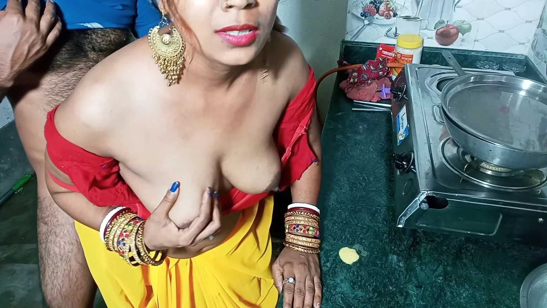 Owner Rough Fucking Maid Girl Who Cooking Food In Kitchen Porn In Hindi Voice