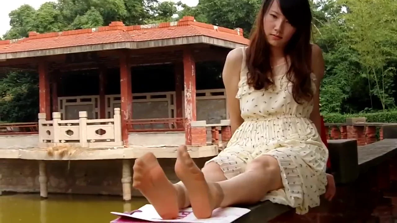 Nylon feet in the park