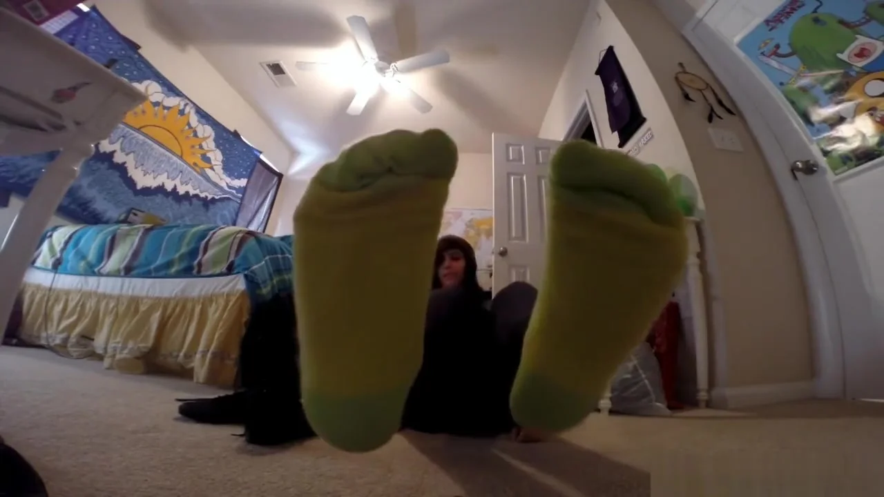 teen 18+ show her dirty feet and socks