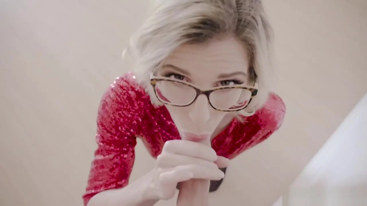 Lucky stepson gets a MILF blowjob for Christmas