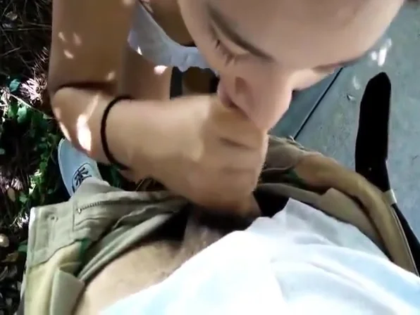 Latina oral sex in the park