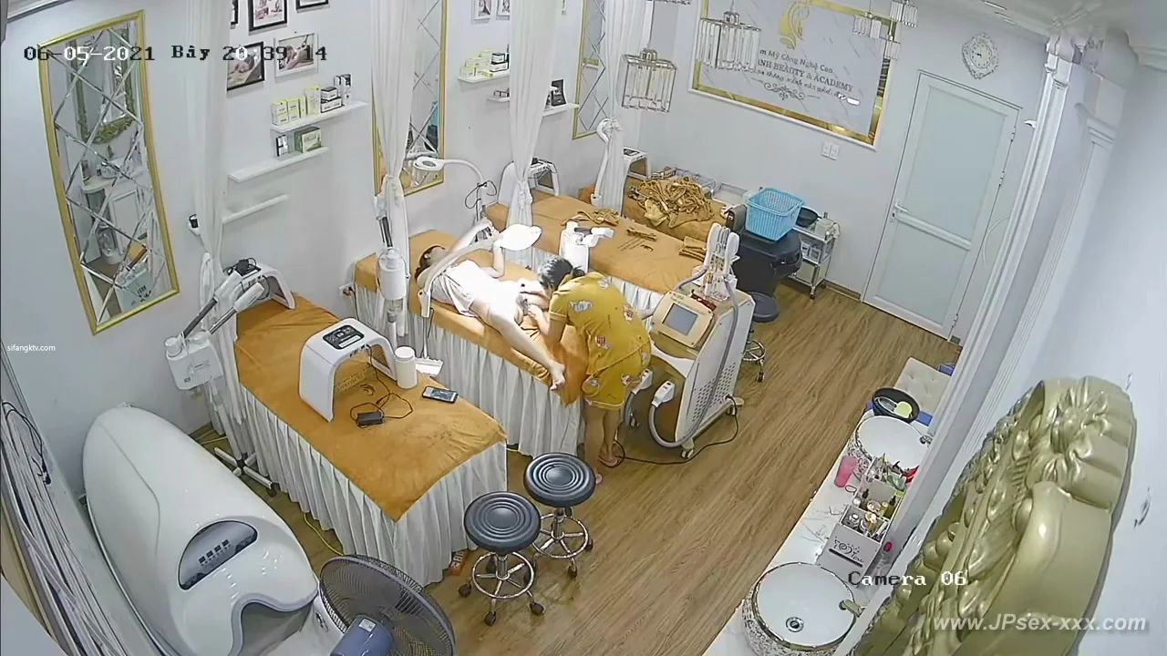 chinese cosmetic salon.2