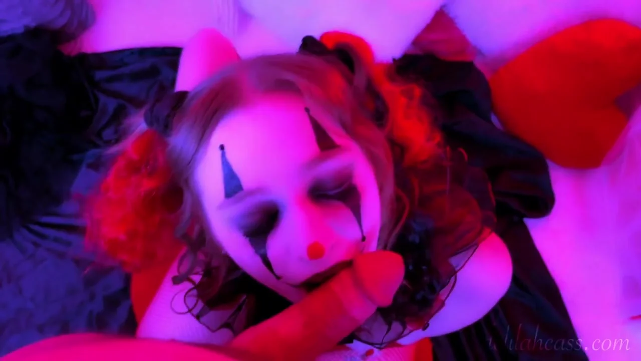 Kinky Clown Blowjob And Facial
