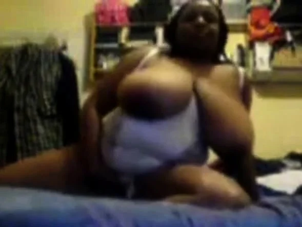 Big Titty Black BBW Playing on Cam
