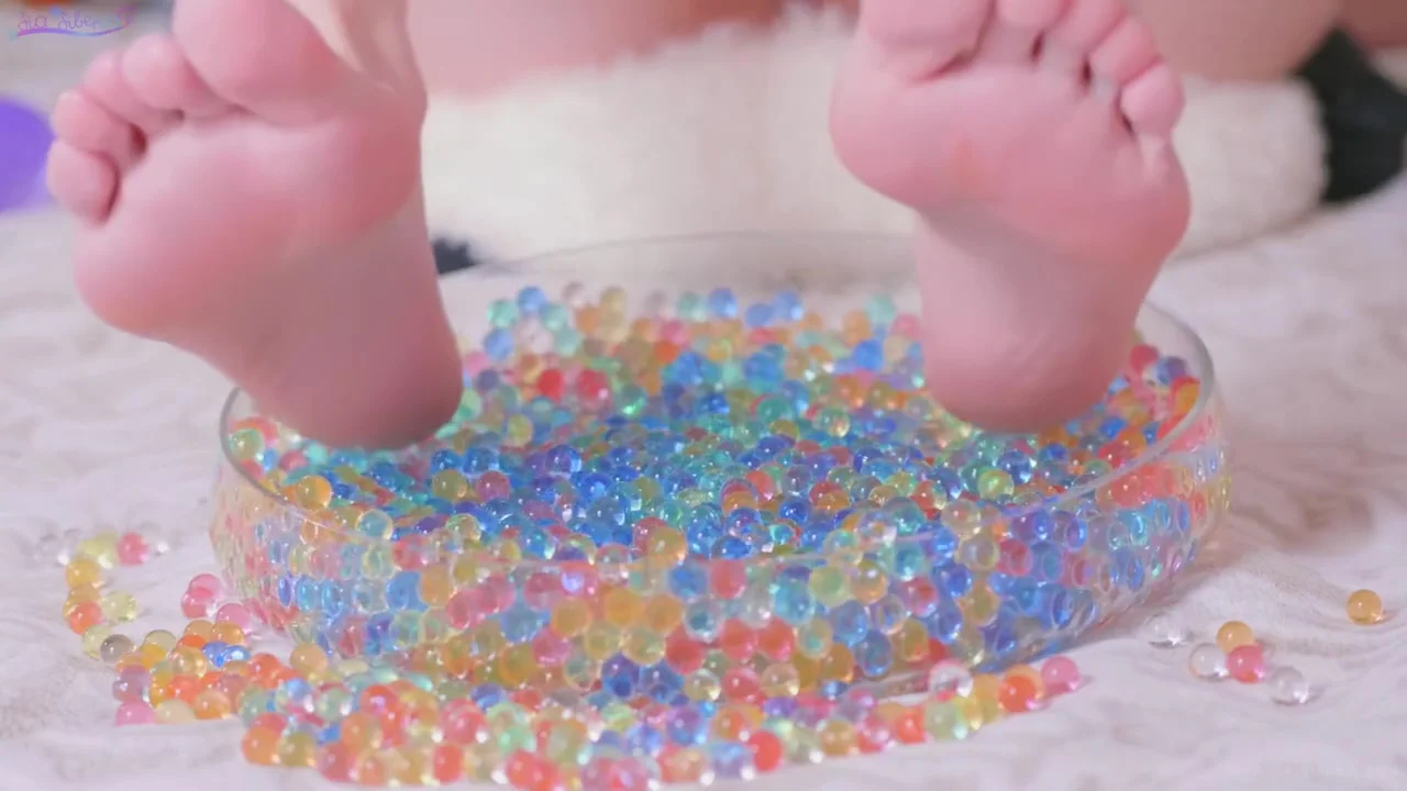 Footfetish teen 18+ girl play w orbeez and slime after school Sia Siberia