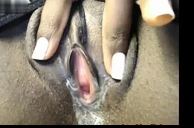 EbonY CrEamY FingerinG 525