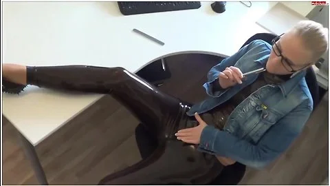 Latex Self-breathplay