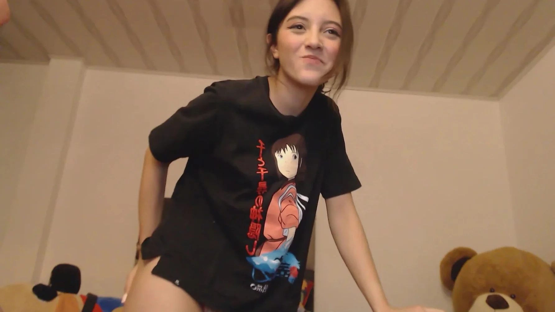 Colombian Nerd Girl Has An Innocent And Adorable Appearance