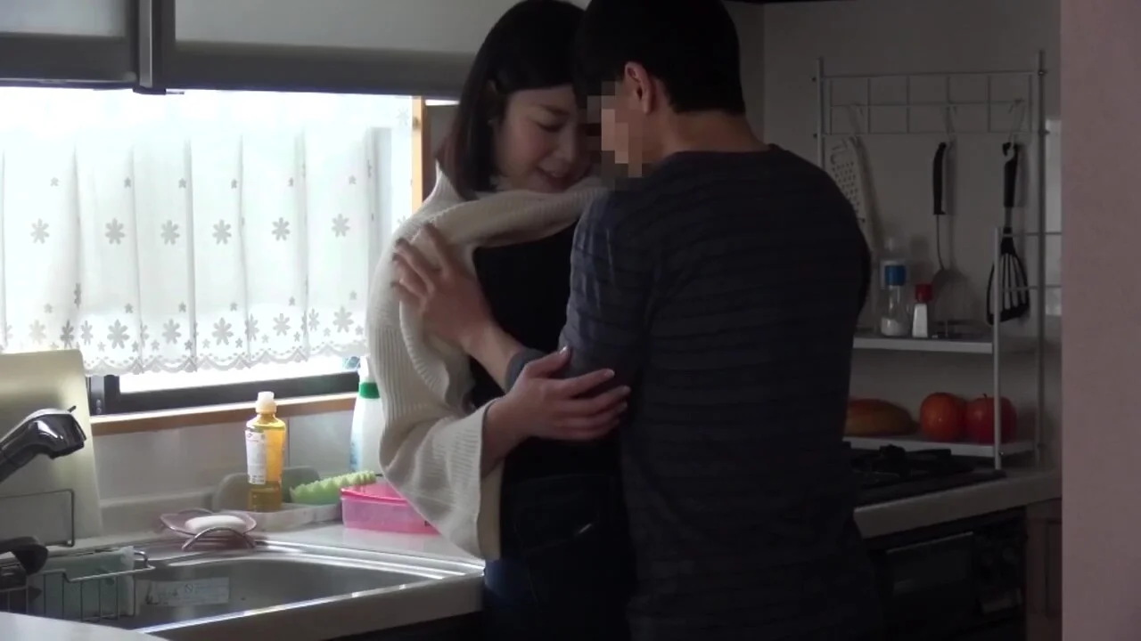 21L-017-002- Divorced husband has an affair with a mature Step mom in the neighborhood (1)