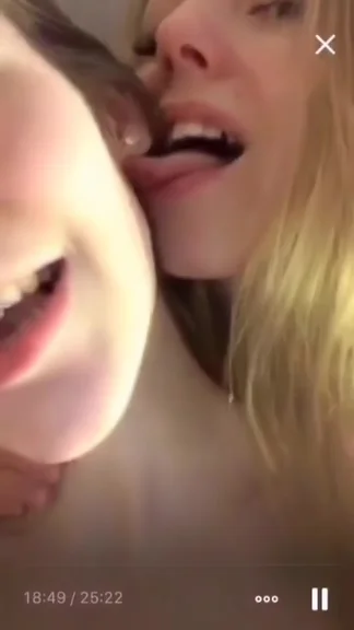 Craziest Lesbian Show On Periscope 