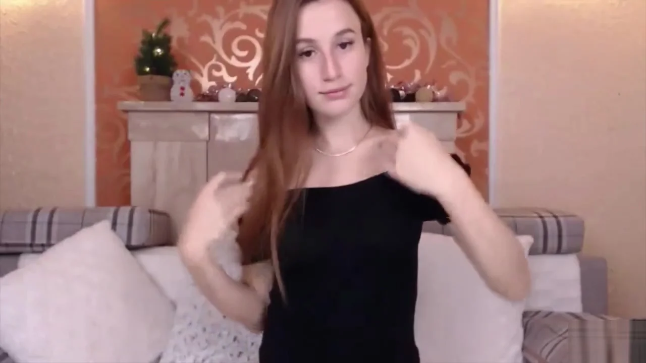 HOT WEBCAM GIRL 79: CUTE REDHEAD teen 18+ TEASING WITH HER EXQUISITE ASS