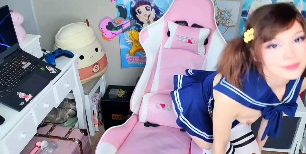 Slutty Teen Squirter Fucks Both Her Holes After Sloppy Blowj