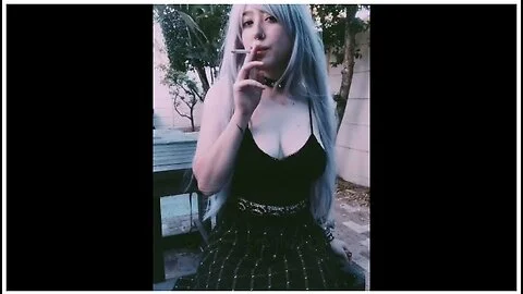Horny Alternative Girl Smoker Shows Her Pussy (fetish)