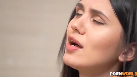 Gorgeous Girlfriend Takes Dp Fucking From