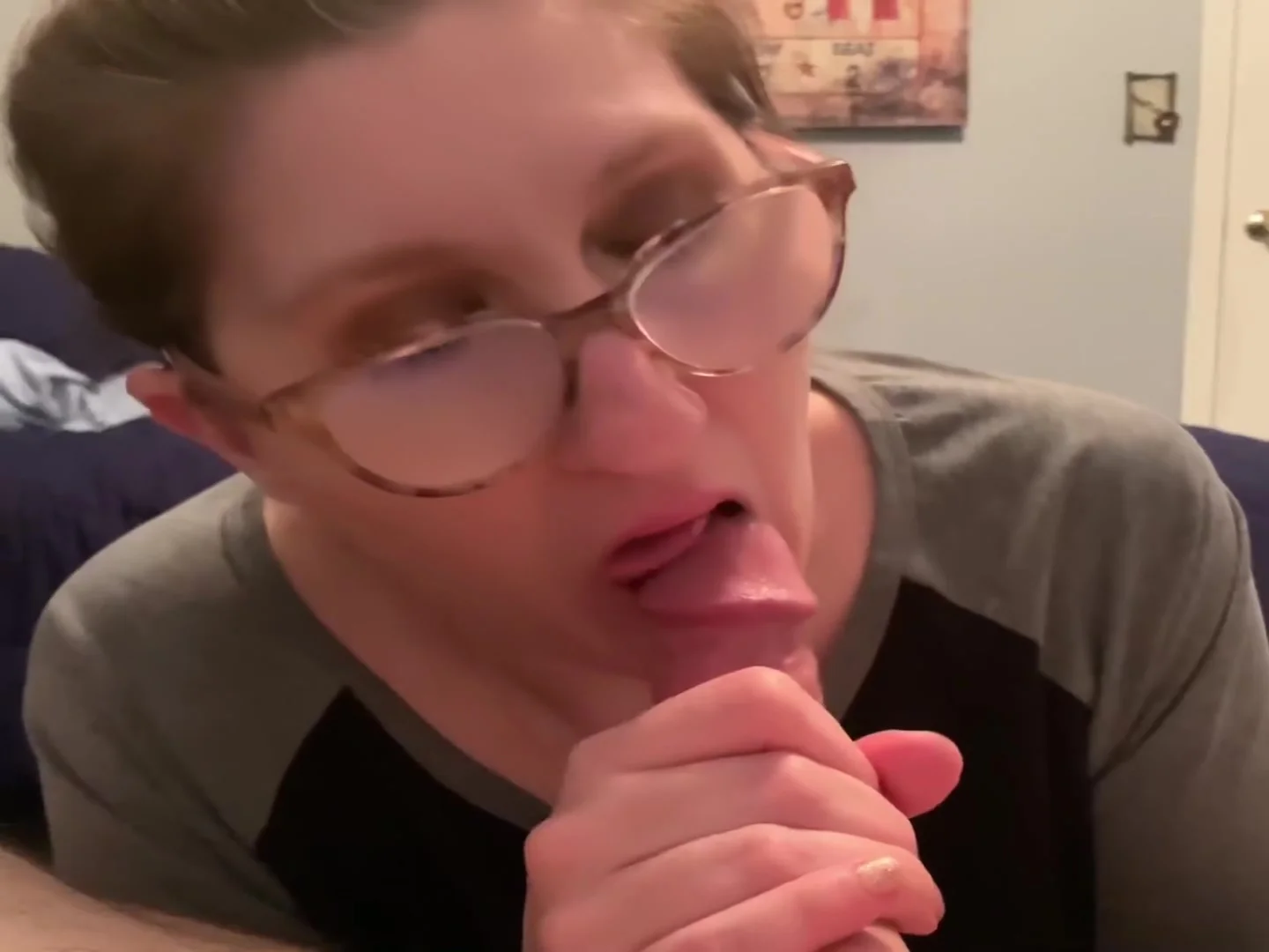 Nerdy Girlfriend Gives Sensual Blowjob