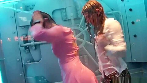 Wetlook Dancing In The Shower