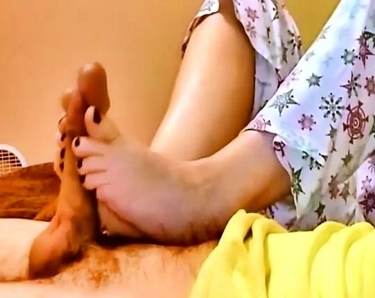 Girl Footjob Powerful Double Cumshot