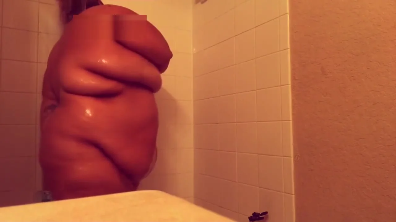 Ssbbw In shower